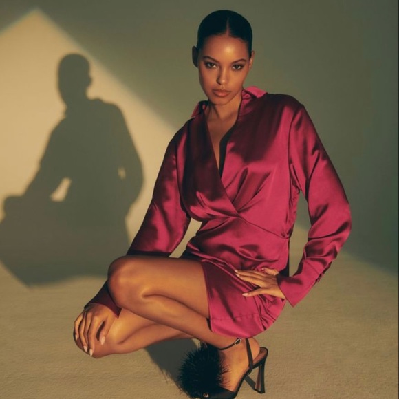 Satin pink dress - Picture 1 of 4